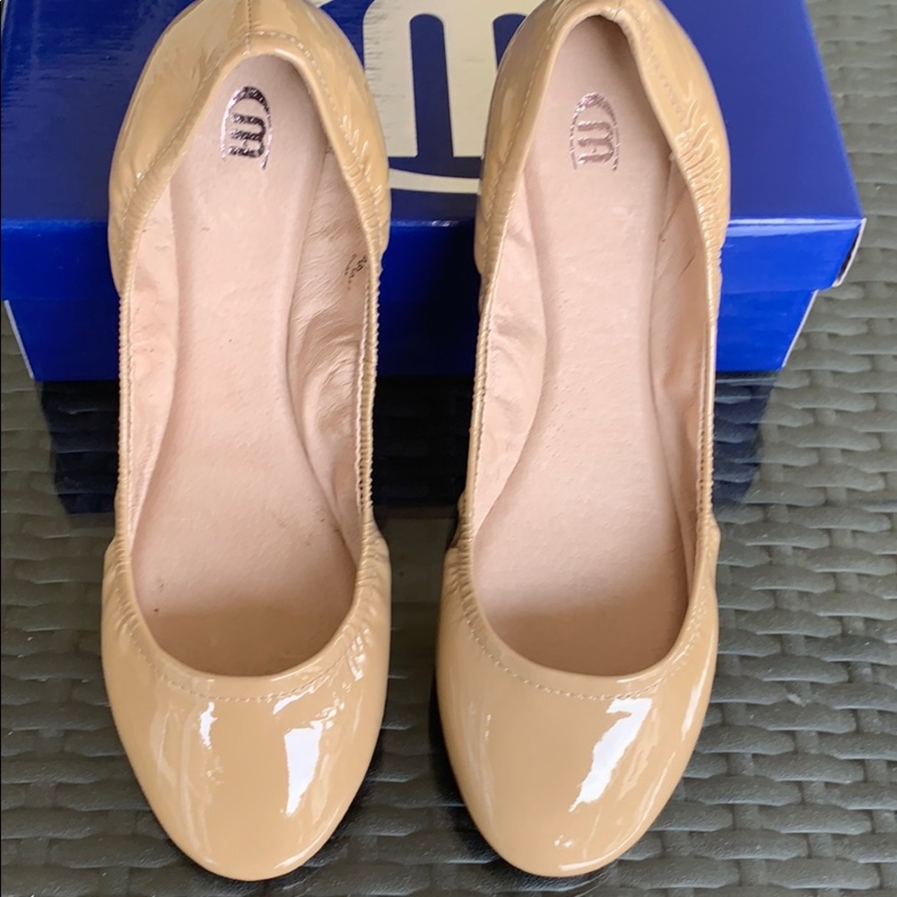 8.5 nude color flats